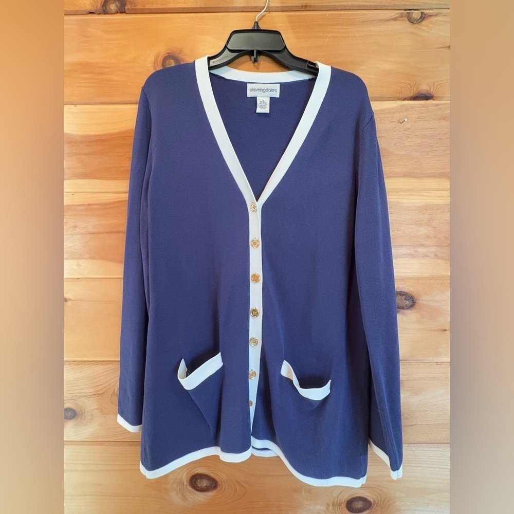 Bloomingdale’s Blue Rayon Knit Front Button Cardigan Women’s Medium.